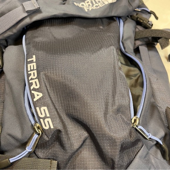 patagonia chacabuco 32l backpack Patagonia Chacabuco 32L Backpack Blue Gray Laptop Hiking Trail School  Travel Bag